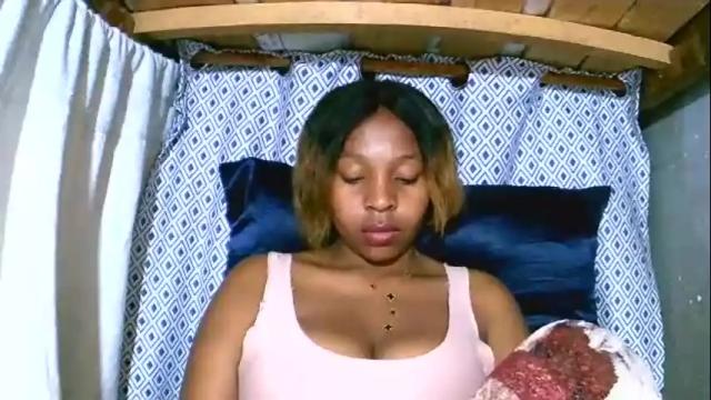 Image 3 of asynaa Stream on Chaturbate on 5 months ago