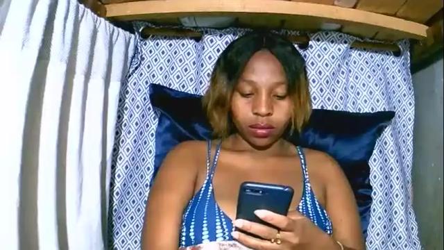 Image 2 of asynaa Stream on Chaturbate on 5 months ago