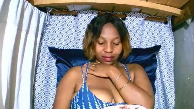 Image 10 of asynaa Stream on Chaturbate on 5 months ago