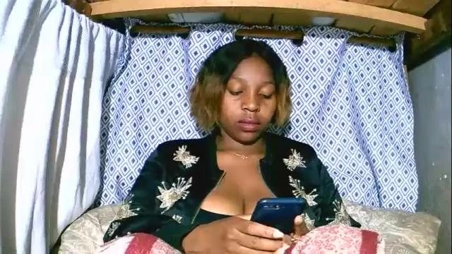 Image 2 of asynaa Stream on Chaturbate on 4 months ago