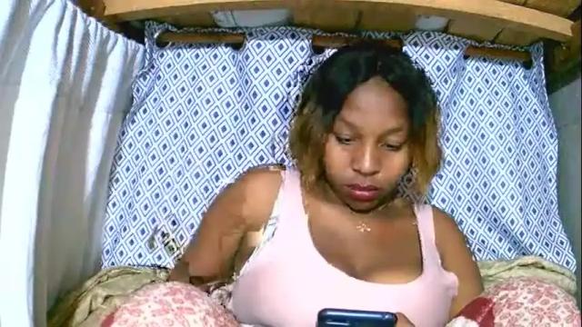 Image 11 of asynaa Stream on Chaturbate on 4 months ago