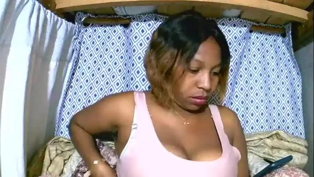 Image 3 of asynaa Stream on Chaturbate on 4 months ago