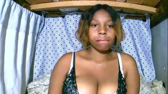 Image 12 of asynaa Stream on Chaturbate on 4 months ago