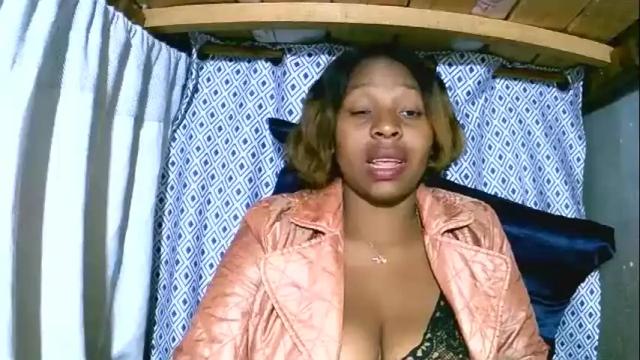 Image 3 of asynaa Stream on Chaturbate on 4 months ago
