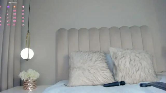 Image 8 of atenea_roberts Stream on Chaturbate on 1 month ago