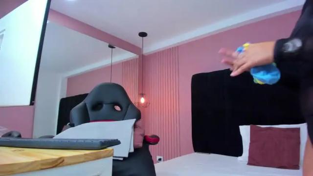 Image 2 of ateneaa_rubioo Stream on Chaturbate on 15 months ago