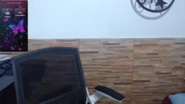 Image 2 of athenea_russo4 Stream on Chaturbate on 13 months ago