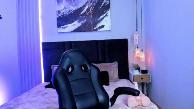 Image 8 of athenearusell Stream on Chaturbate on 1 month ago