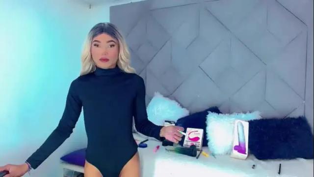 Image 2 of atzelsweett17 Stream on Chaturbate on 17 months ago