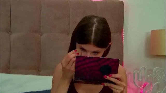 Image 2 of audreybarlow Stream on Chaturbate on 13 days ago