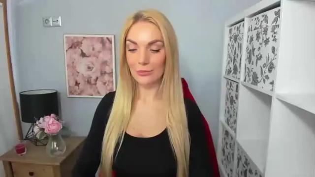 Image 10 of aullorasensual Stream on Chaturbate on 14 months ago