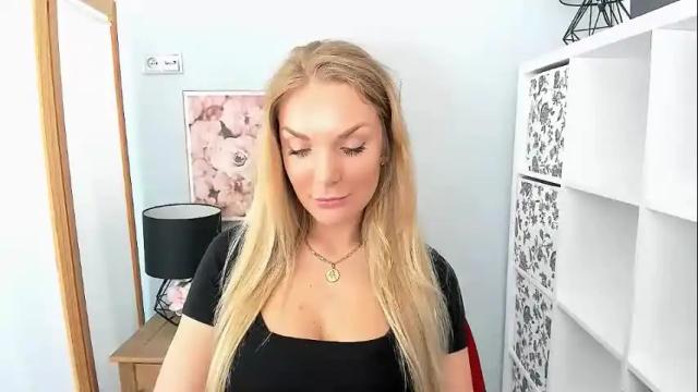 Image 10 of aullorasensual Stream on Chaturbate on 2 months ago