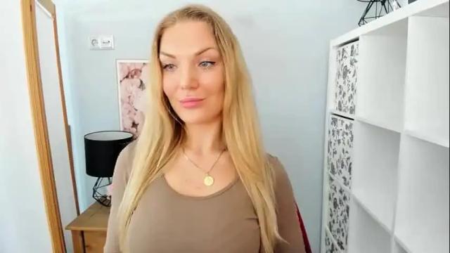 Image 10 of aullorasensual Stream on Chaturbate on 2 months ago