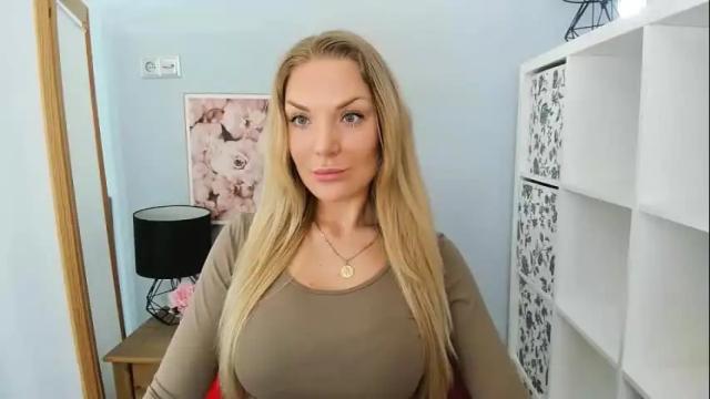 Image 2 of aullorasensual Stream on Chaturbate on 2 months ago