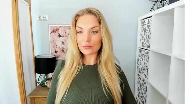 Image 2 of aullorasensual Stream on Chaturbate on 2 months ago