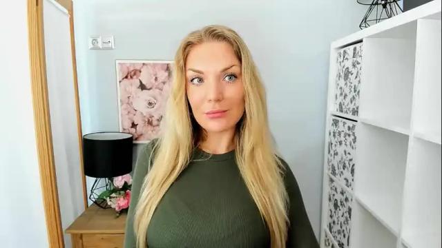 Image 4 of aullorasensual Stream on Chaturbate on 2 months ago