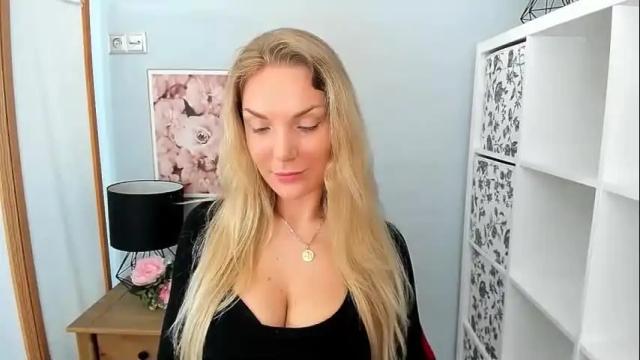 Image 4 of aullorasensual Stream on Chaturbate on 1 month ago