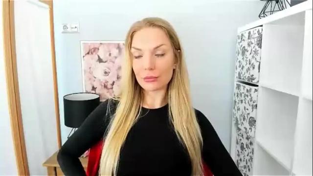 Image 8 of aullorasensual Stream on Chaturbate on 1 month ago
