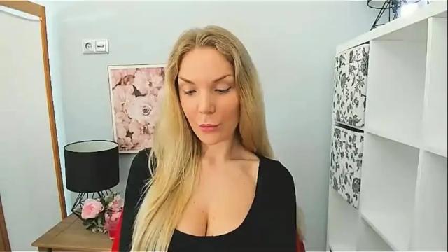 Image 12 of aullorasensual Stream on Chaturbate on 1 month ago