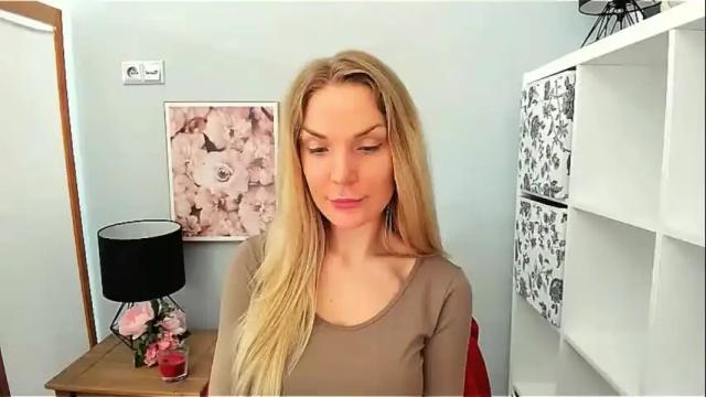 Image 3 of aullorasensual Stream on Chaturbate on 1 month ago
