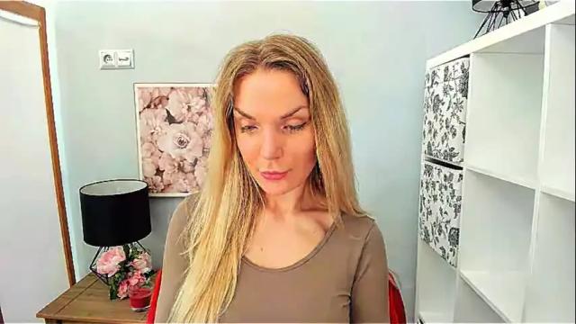 Image 7 of aullorasensual Stream on Chaturbate on 1 month ago