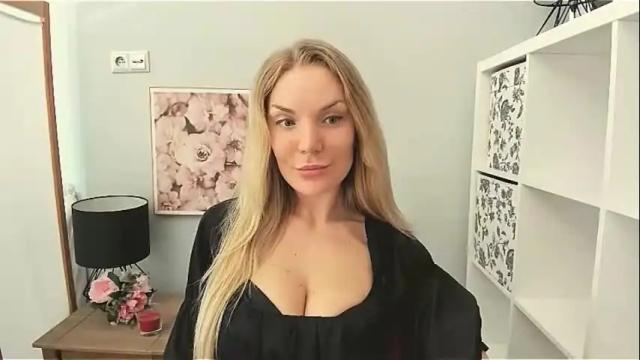 Image 2 of aullorasensual Stream on Chaturbate on 1 month ago
