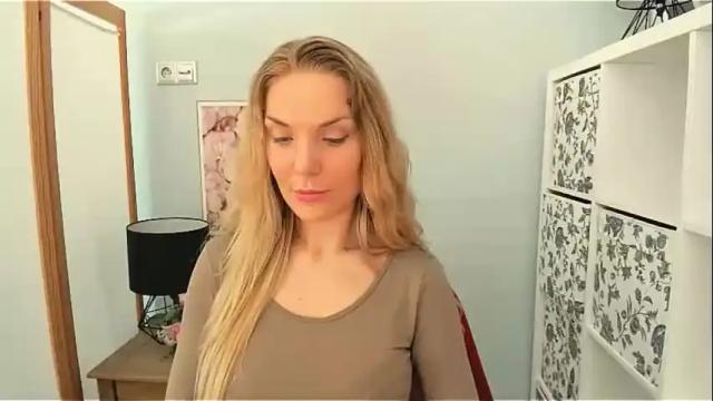 Image 3 of aullorasensual Stream on Chaturbate on 18 days ago