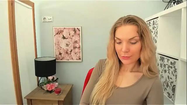Image 6 of aullorasensual Stream on Chaturbate on 18 days ago