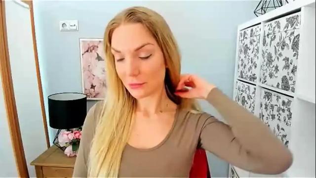 Image 3 of aullorasensual Stream on Chaturbate on 13 days ago