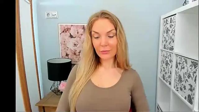 Image 12 of aullorasensual Stream on Chaturbate on 6 days ago
