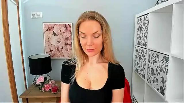 Image 12 of aullorasensual Stream on Chaturbate on 4 days ago