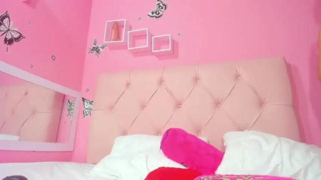 Image 2 of aura_11 Stream on Chaturbate on 20 months ago