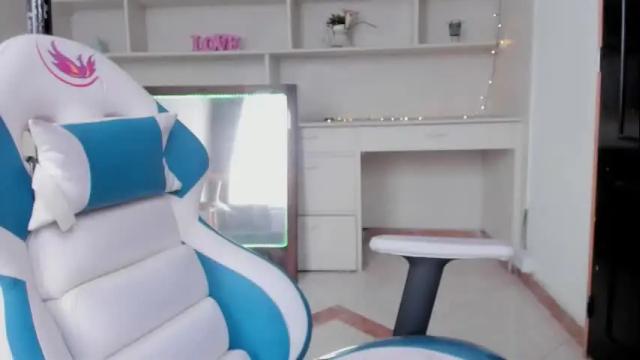 Image 12 of aura_janssen Stream on Chaturbate on 1 month ago