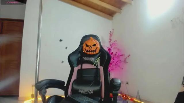 Image 12 of aurabonett Stream on Chaturbate on 3 months ago