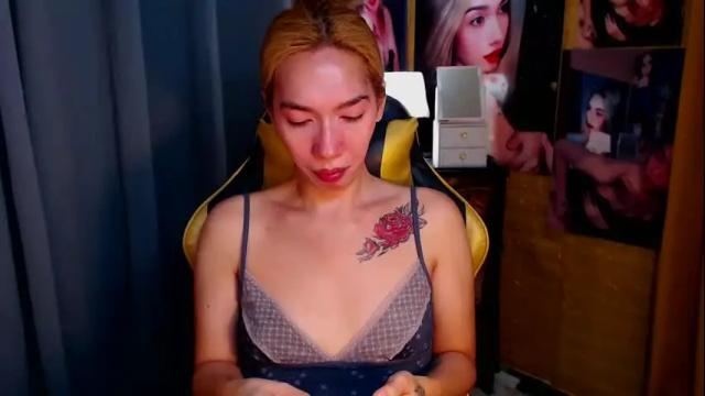 Image 3 of aurakharisma_xx Stream on Chaturbate on 8 days ago