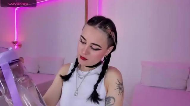 Image 3 of aurastardust Stream on Chaturbate on 15 months ago