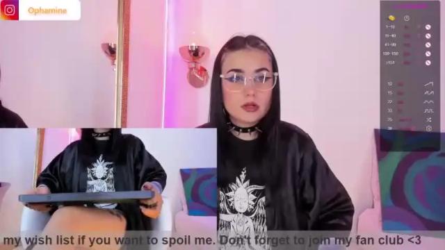 Image 2 of aurastardust Stream on Chaturbate on 15 months ago
