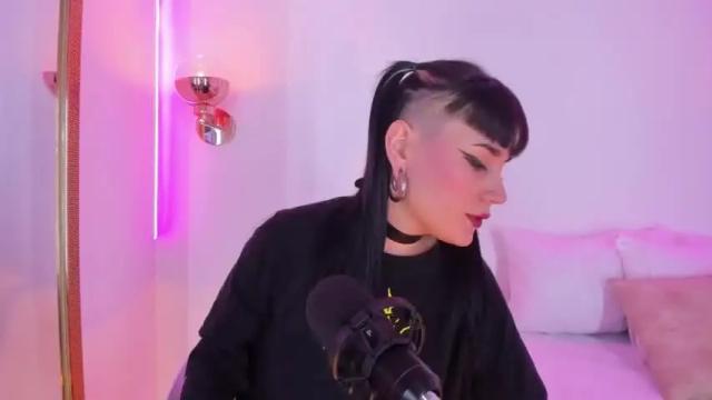 Image 3 of aurastardust Stream on Chaturbate on 14 months ago