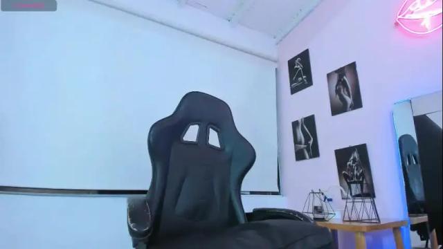 Image 6 of aurimelvalentina Stream on Chaturbate on 11 days ago