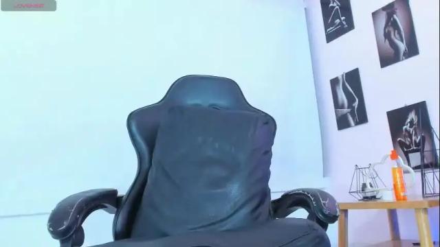 Image 3 of aurimelvalentina Stream on Chaturbate on 1 month ago