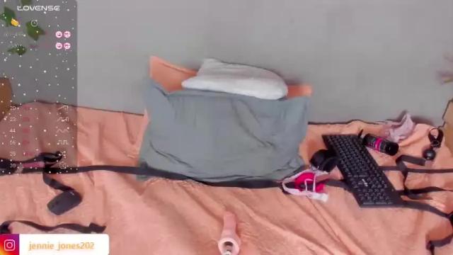 Image 10 of aurora_84 Stream on Chaturbate on 14 months ago