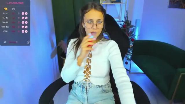 Image 2 of aurora_bray Stream on Chaturbate on 17 months ago