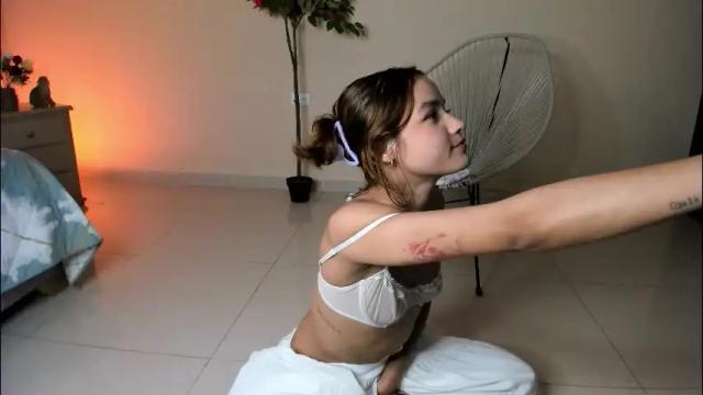 Image 2 of aurora_bunnie Stream on Chaturbate on 4 months ago