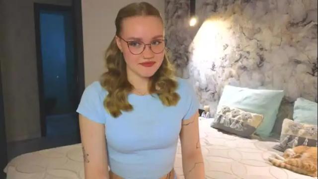 Image 10 of aurora_golden Stream on Chaturbate on 1 month ago