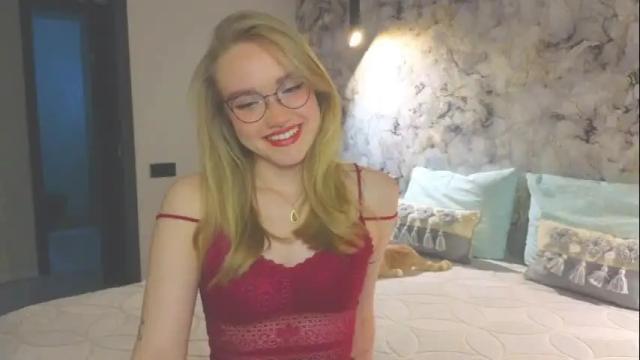 Image 8 of aurora_golden Stream on Chaturbate on 1 month ago