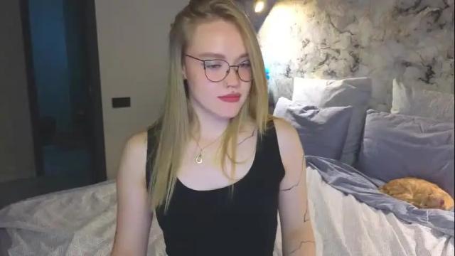 Image 7 of aurora_golden Stream on Chaturbate on 20 days ago