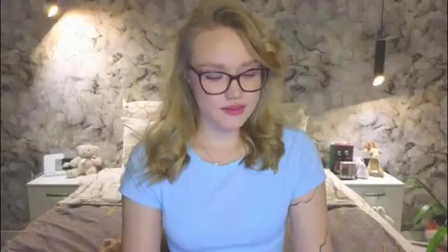 Image 8 of aurora_golden Stream on Chaturbate on 2 months ago