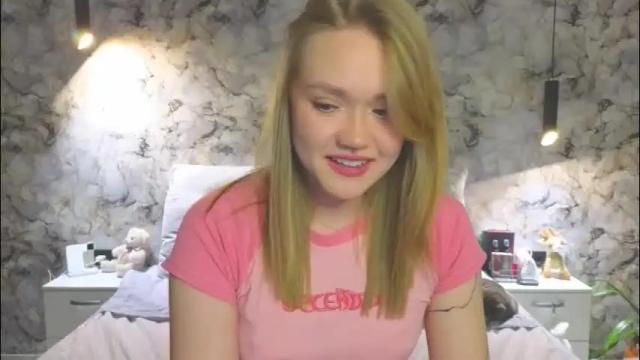 Image 6 of aurora_golden Stream on Chaturbate on 2 months ago