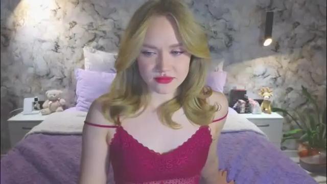 Image 2 of aurora_golden Stream on Chaturbate on 1 month ago