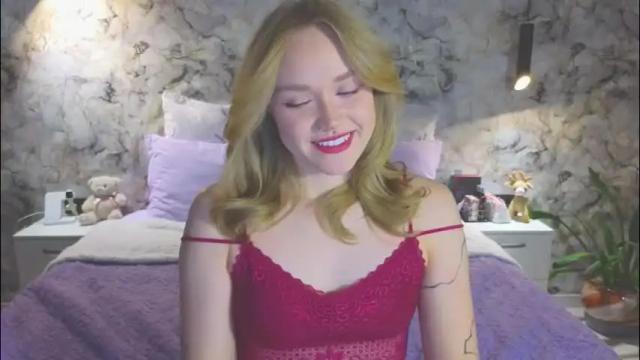 Image 3 of aurora_golden Stream on Chaturbate on 1 month ago